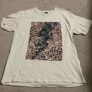 Oversized graphic tee